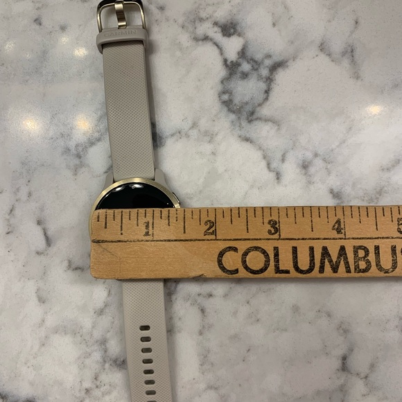 Garmin Venu 2S Smartwatch Beige Gold Steps Music GPS - Picture 3 of 7